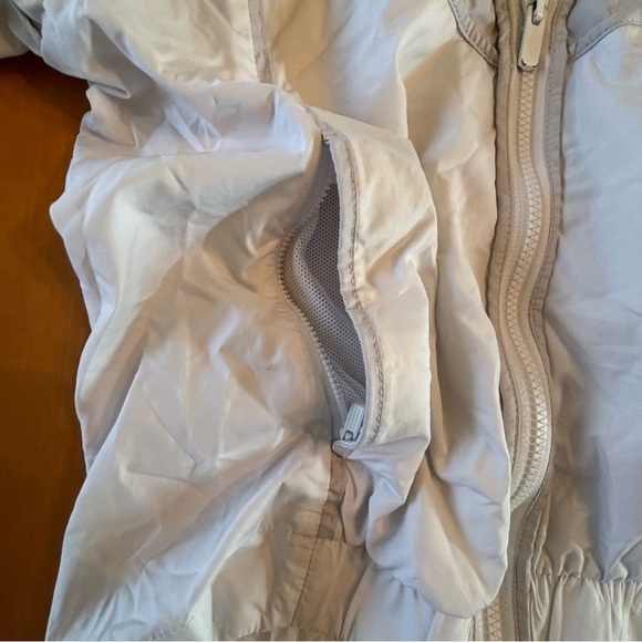 Nike Women’s XS Windrunner Windbreaker Full Zip Jacket - Picture 3 of 9